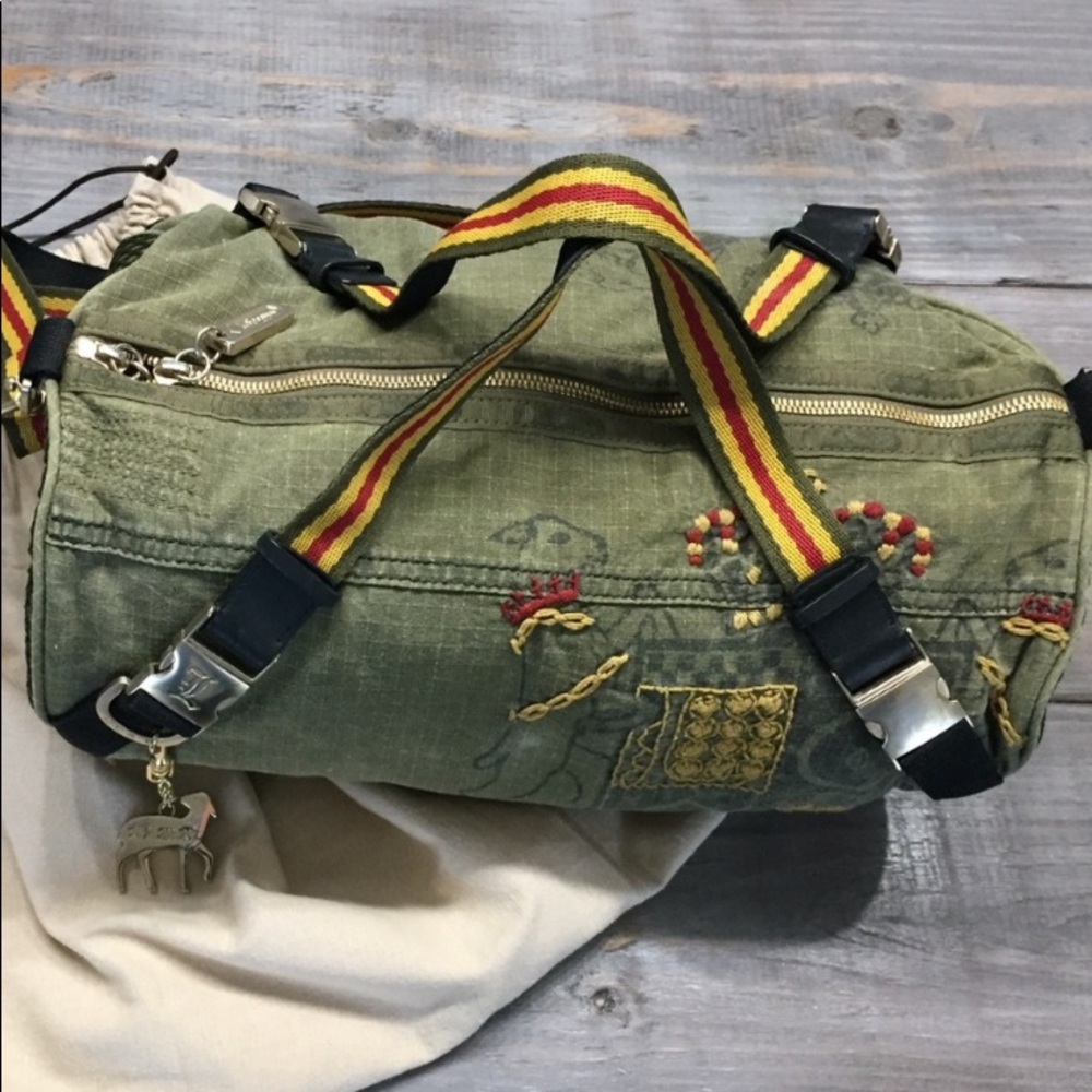 ISO THIS BAG!!! Does anyone out there have one???